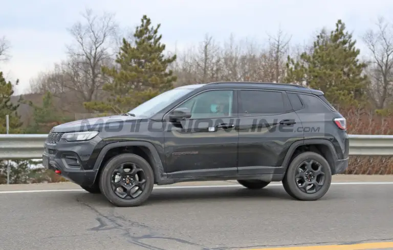 Jeep Compass Trailhawk 2022 - Foto spia 04-12-2020 - 3