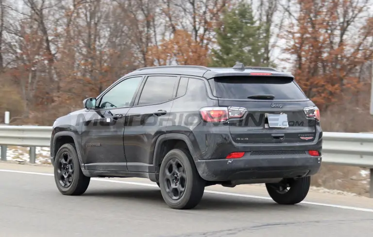 Jeep Compass Trailhawk 2022 - Foto spia 04-12-2020 - 4