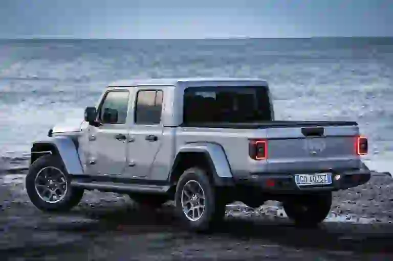 Jeep Gladiator 2021 - Foto ufficiali - 2