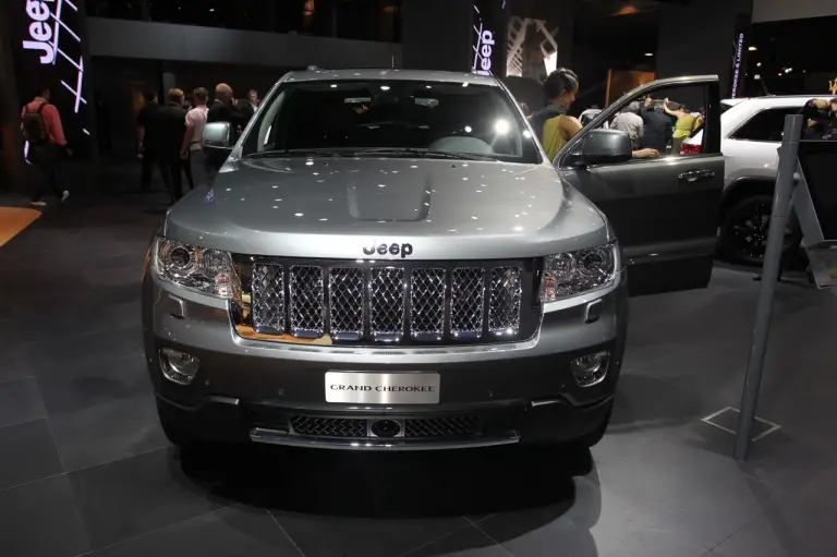 Jeep Grand Cheerokee Overland - Salone di Parigi 2012 - 1