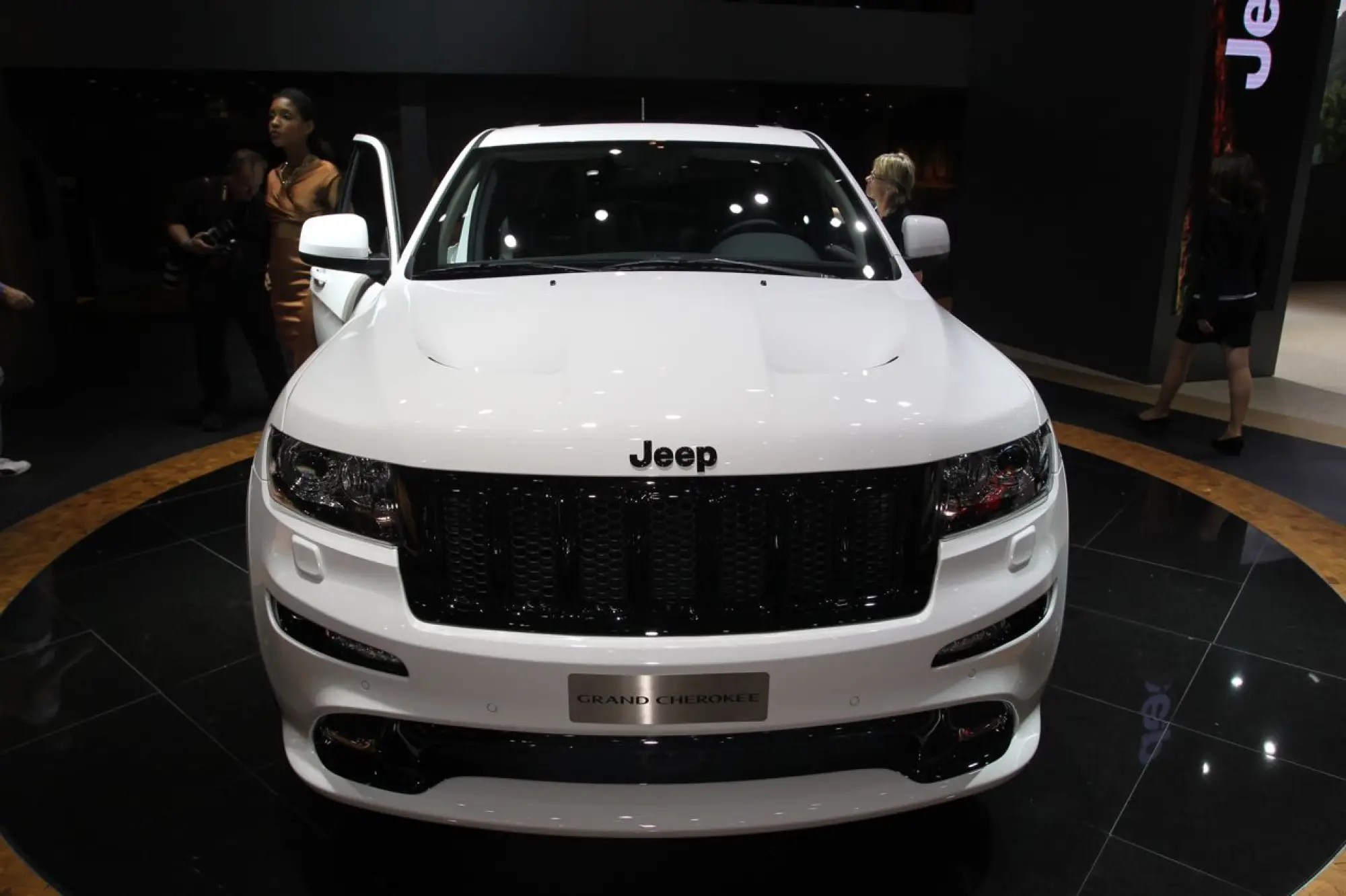 Jeep Grand Cheerokee SRT Limited Ed - Salone di Parigi 2012 - 3