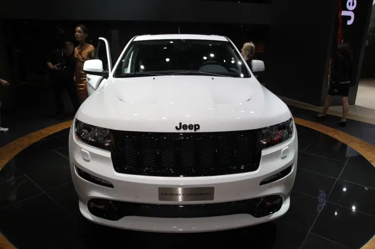 Jeep Grand Cheerokee SRT Limited Ed - Salone di Parigi 2012 - 3