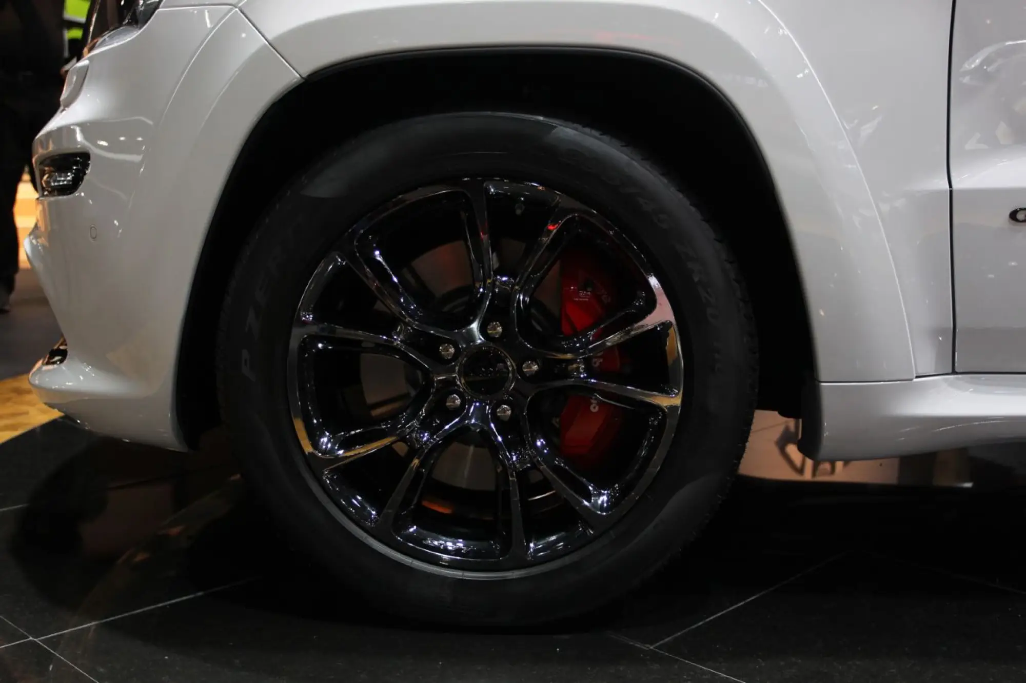 Jeep Grand Cheerokee SRT Limited Ed - Salone di Parigi 2012 - 4