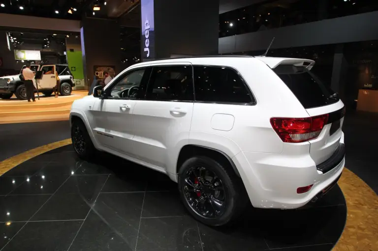 Jeep Grand Cheerokee SRT Limited Ed - Salone di Parigi 2012 - 6