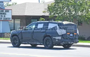 Jeep Grand Cherokee 2021 - Foto spia 07-08-2020 - 7