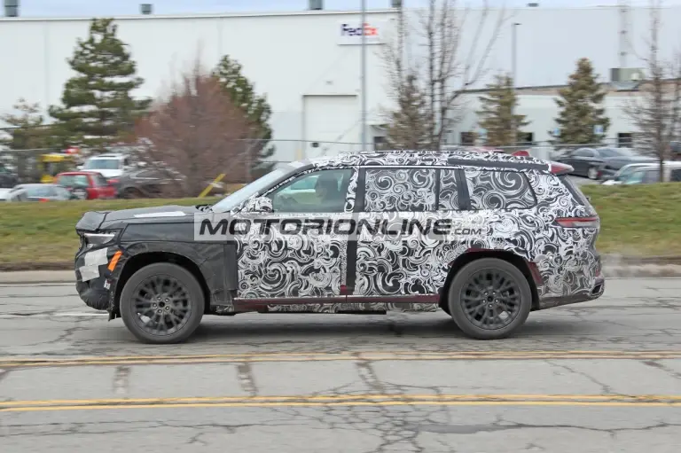 Jeep Grand Cherokee 7 posti - Foto spia 24-12-2020 - 4