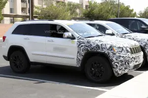 Jeep Grand Cherokee restyling foto spia agosto 2012 - 2