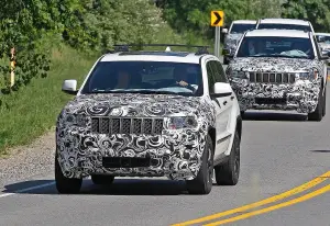 Jeep Grand Cherokee restyling foto spia luglio 2012 - 1