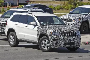 Jeep Grand Cherokee restyling foto spia luglio 2012