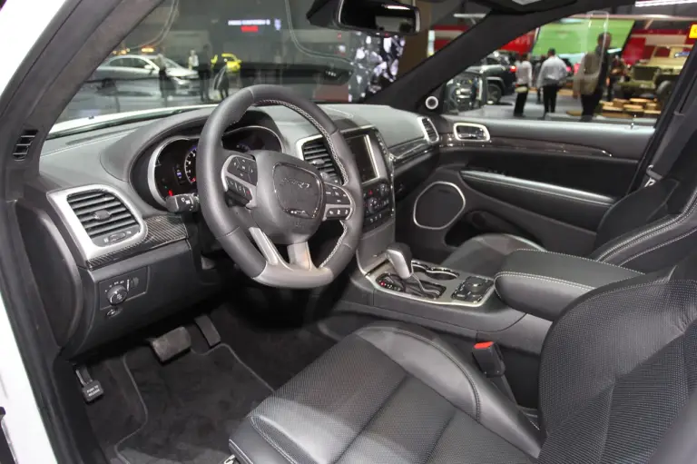 Jeep Grand Cherokee SRT - Geneva Motor Show 2016 - 5