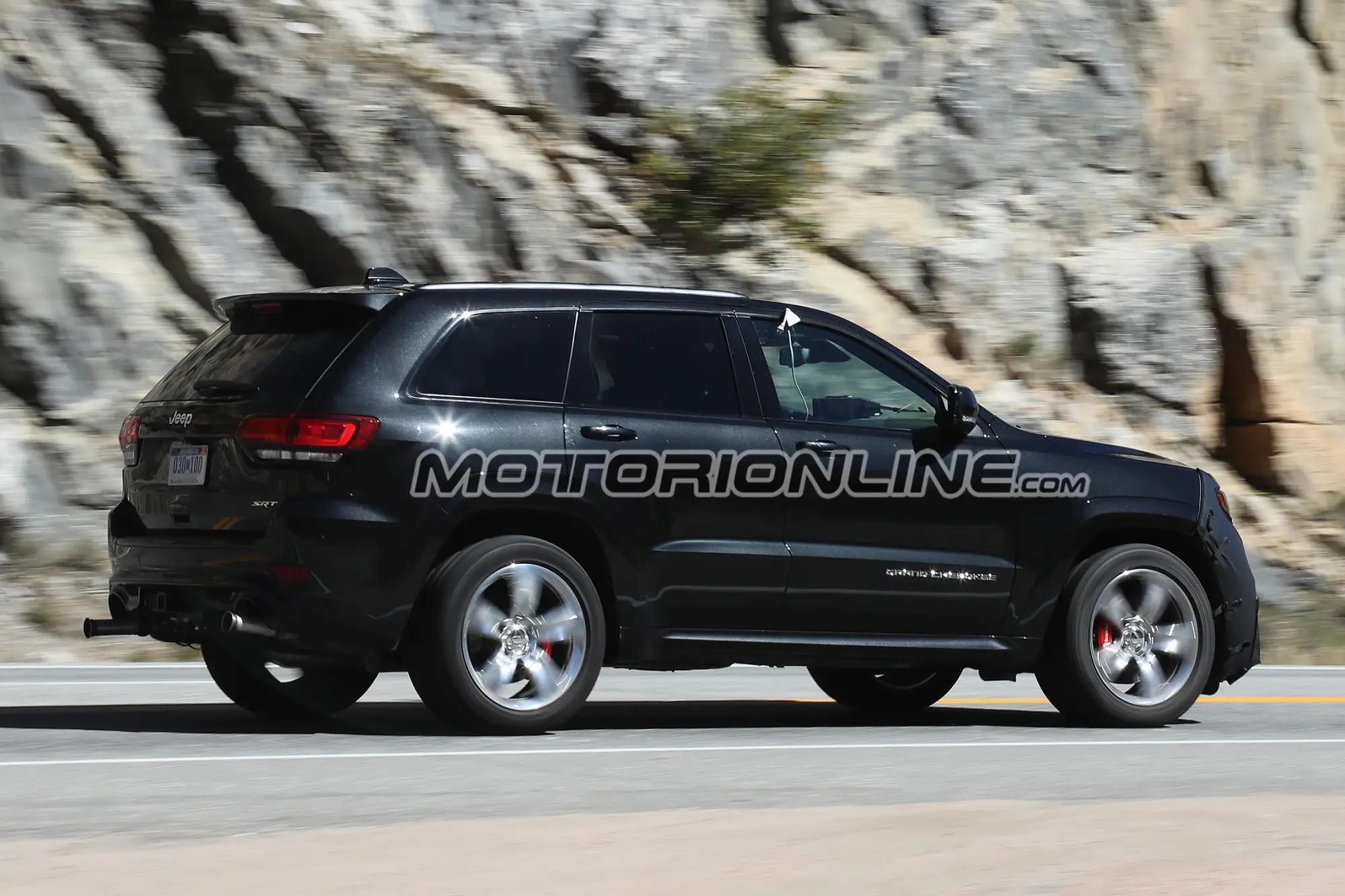 Jeep Grand Cherokee SRT Trackhawk 2018 (foto spia) - 6