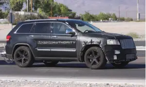 Jeep Grand Cherokee SRT8 - Foto spia 23-08-2010 - 5