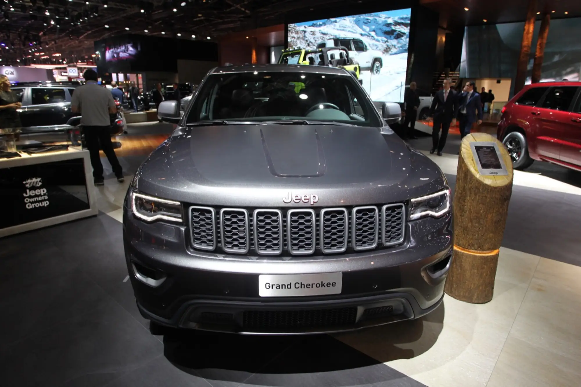 Jeep Grand Cherokee Trail Hawk - Salone di Parigi 2016 - 5