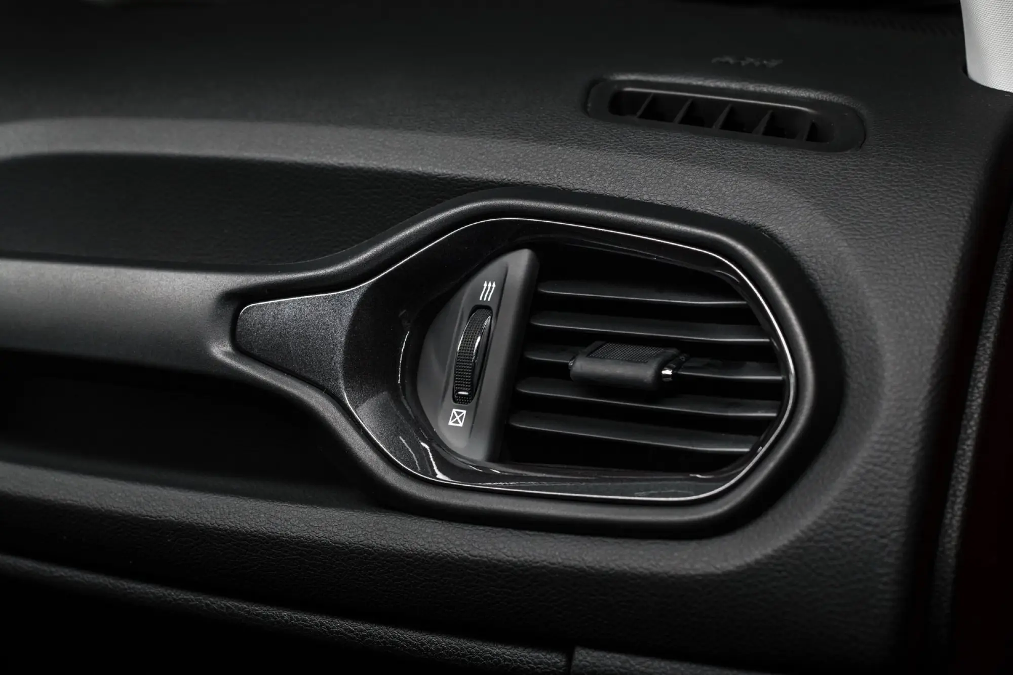 Jeep Renegade e Compass PHEV ibride plugin foto ufficiali - Salone di Ginevra 2019 - 18