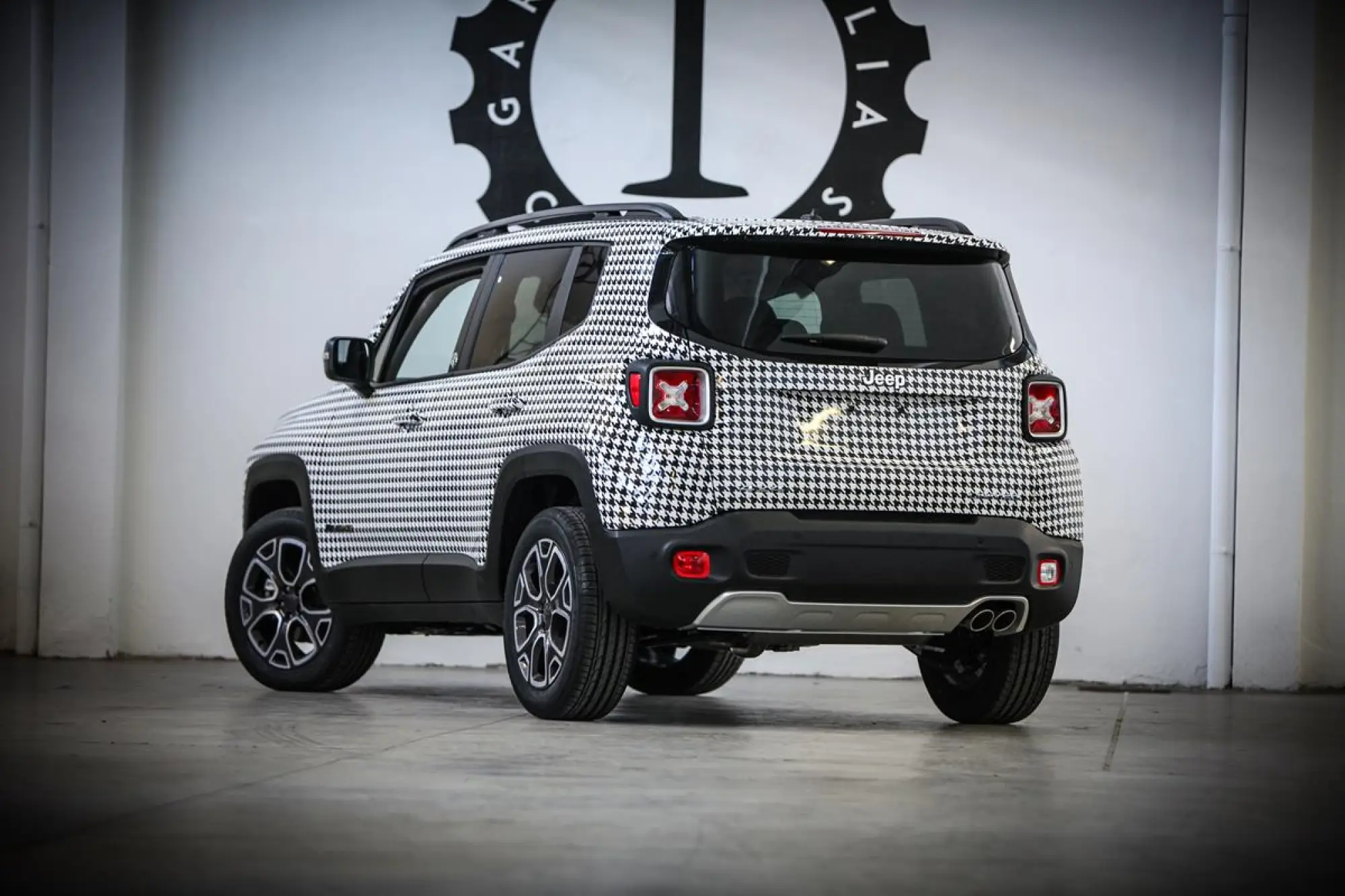 Jeep Renegade for Womanity Foundation - 26
