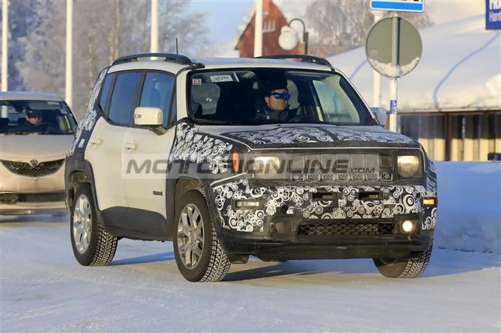 Jeep Renegade foto spia 8 febbraio 2018 - 2