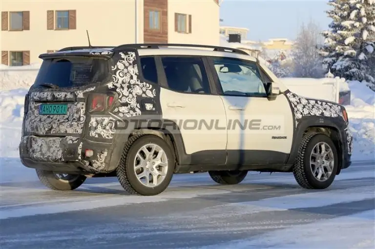 Jeep Renegade foto spia 8 febbraio 2018 - 7