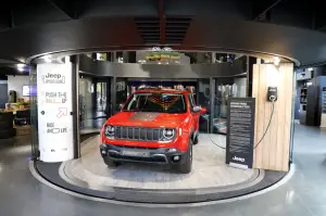 Jeep Renegade Hybrid Plug-in - MotorVillage Champs-Elysees 2019