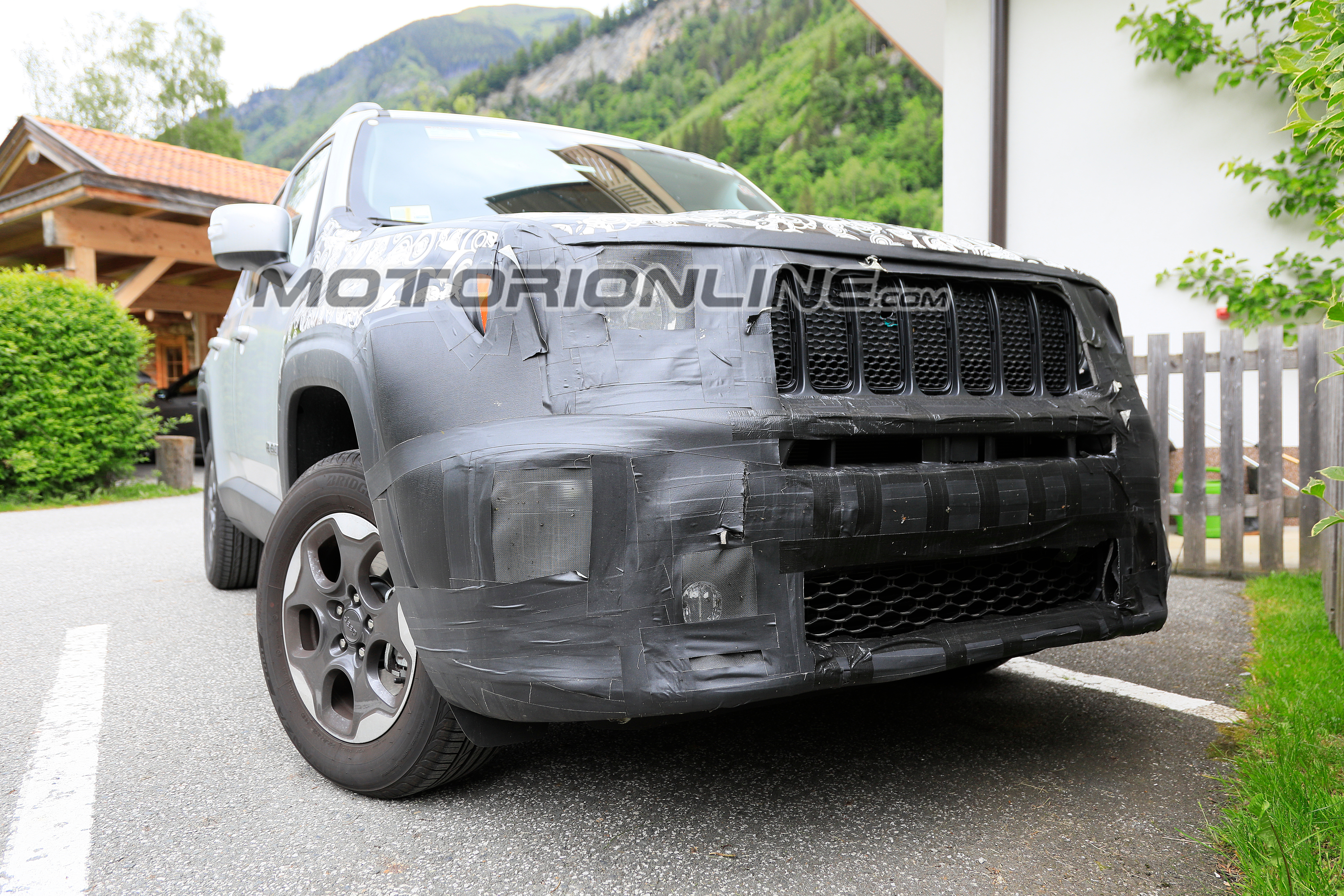 Jeep Renegade MY 2019 foto spia 25 maggio 2018