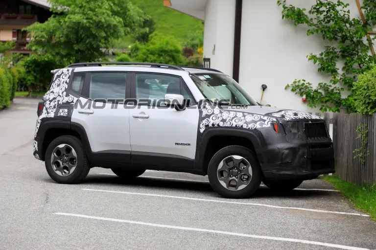 Jeep Renegade MY 2019 foto spia 25 maggio 2018 - 5