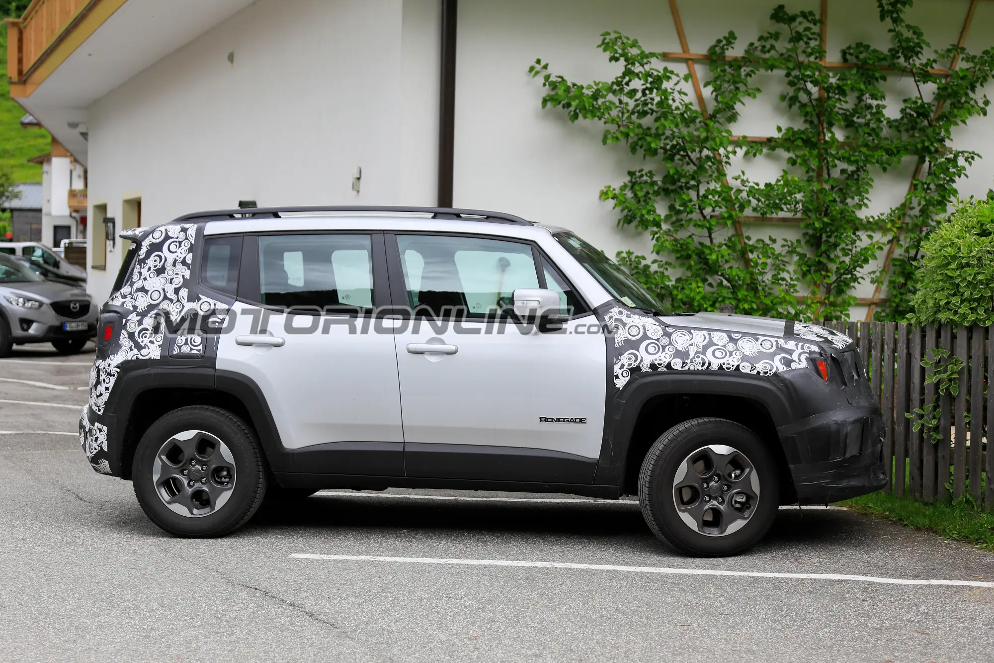 Jeep Renegade MY 2019 foto spia 25 maggio 2018 - 6