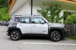 Jeep Renegade MY 2019 foto spia 25 maggio 2018 - 7