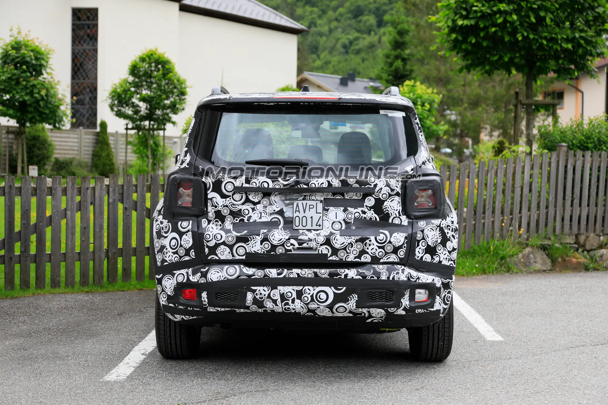 Jeep Renegade MY 2019 foto spia 25 maggio 2018 - 10