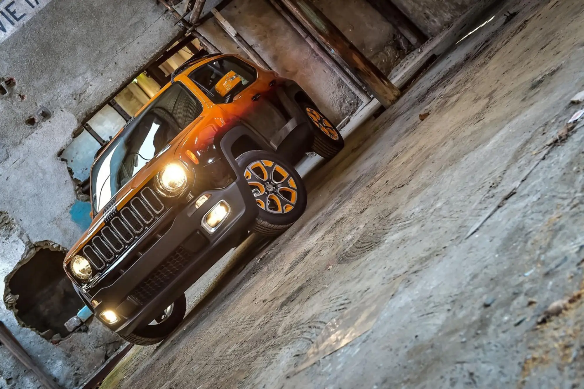 Jeep Renegade personalizzate da Garage Italia Customs - 14