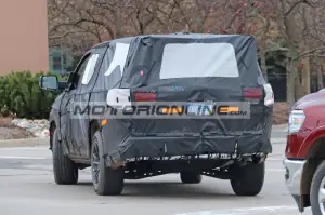 Jeep Wagoneer - Foto spia 26-11-2019