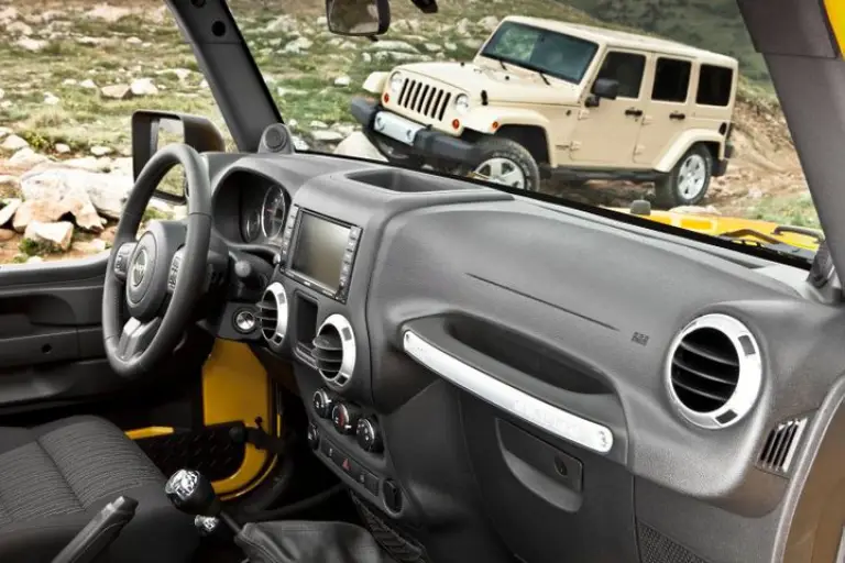 Jeep Wrangler e Wrangler Unlimited 2011 - 11