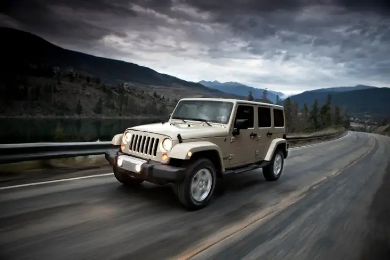 Jeep Wrangler e Wrangler Unlimited 2011 - 15