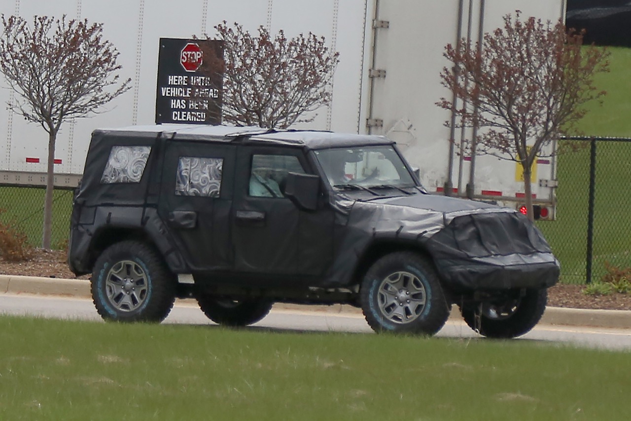 Jeep Wrangler - foto spia maggio 2016