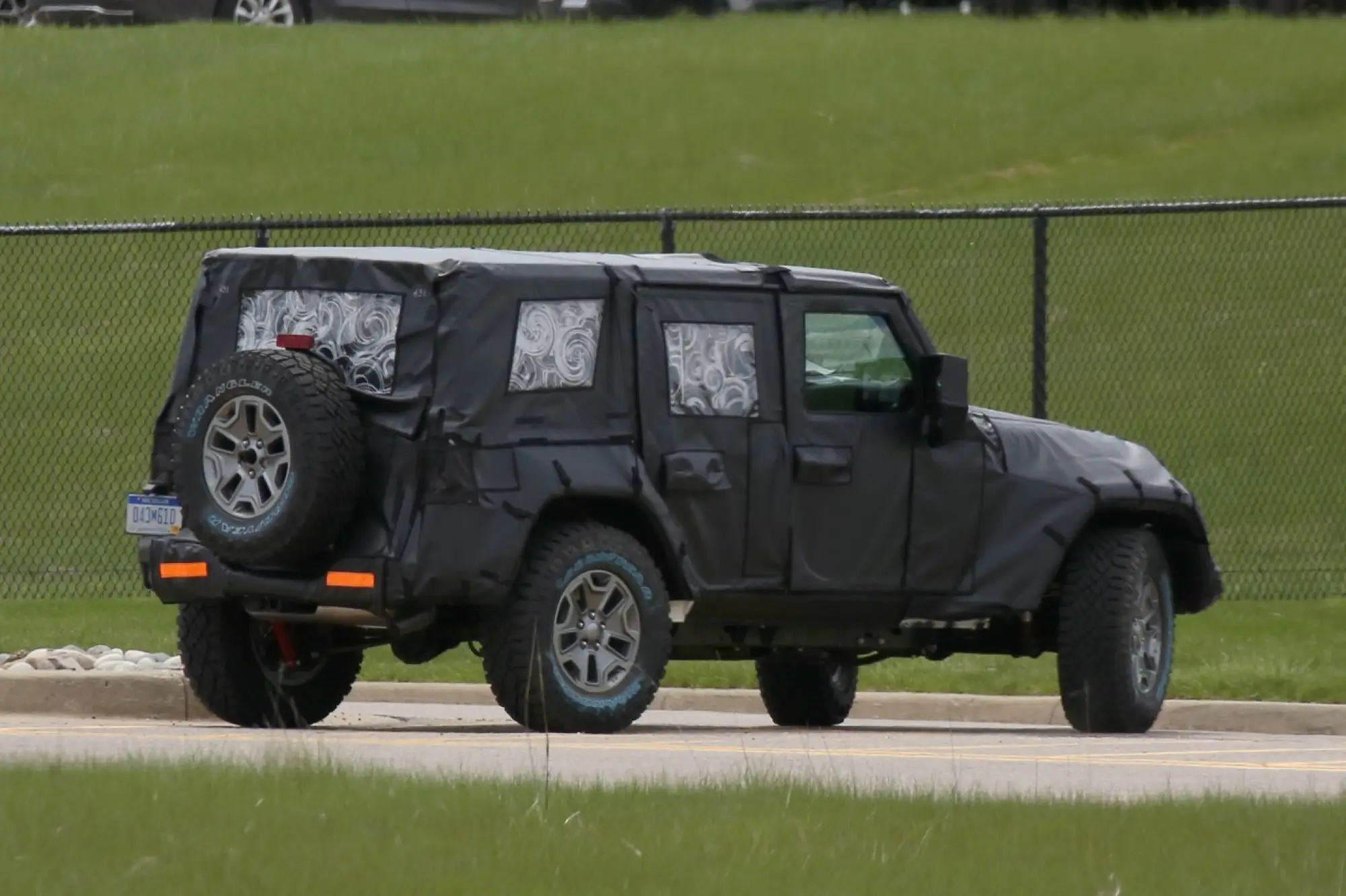 Jeep Wrangler - foto spia maggio 2016 - 6