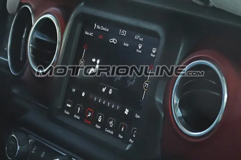 Jeep Wrangler MY 2018 foto spia 11 Maggio 2017 - 3