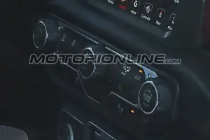 Jeep Wrangler MY 2018 foto spia 11 Maggio 2017 - 4