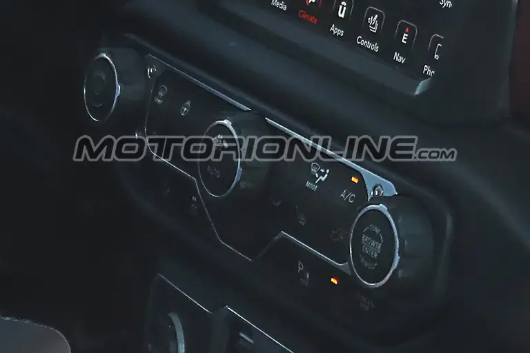 Jeep Wrangler MY 2018 foto spia 11 Maggio 2017 - 4