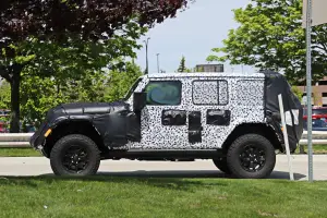 Jeep Wrangler MY 2018 foto spia 11 Maggio 2017 - 9