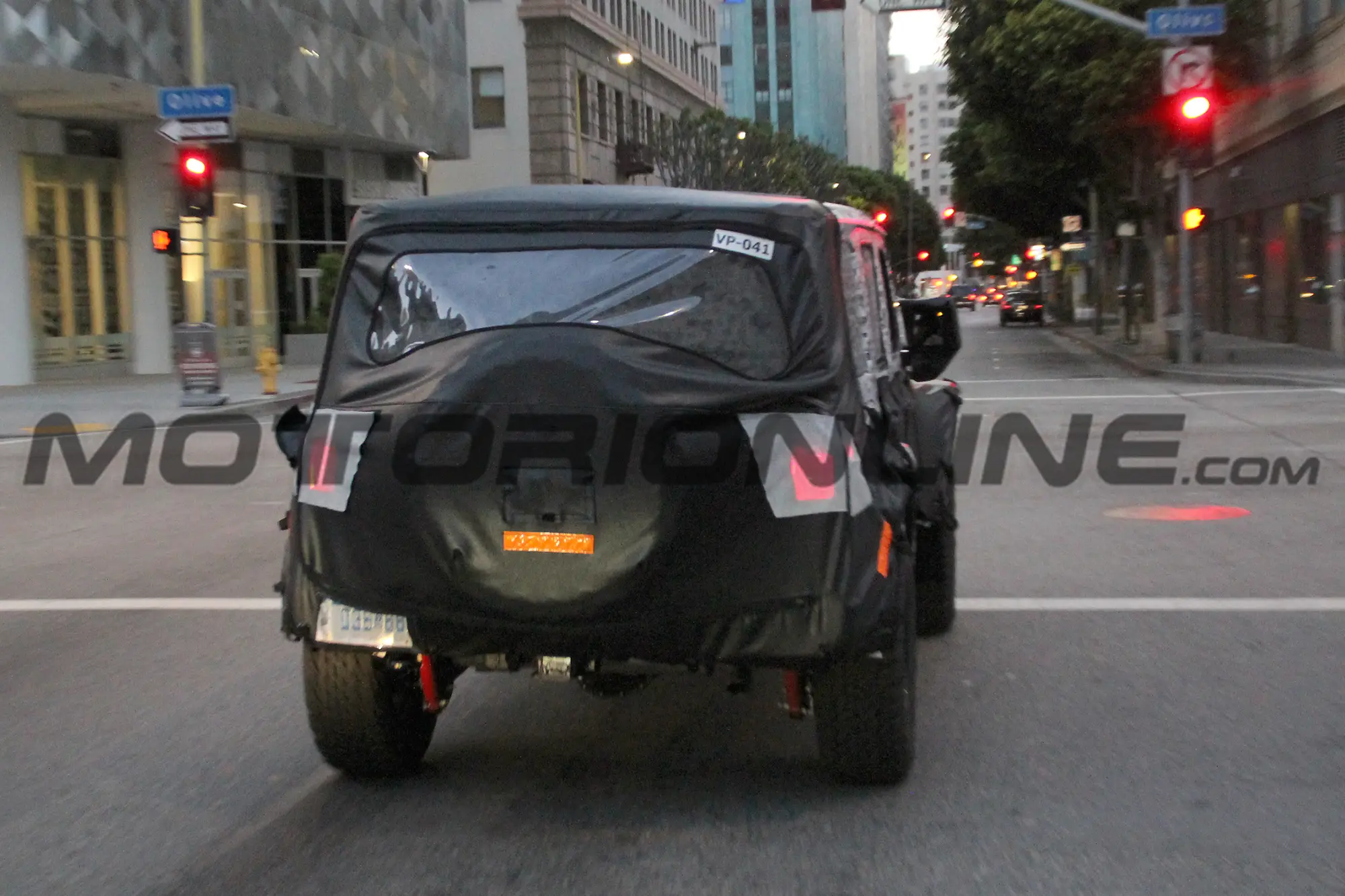 Jeep Wrangler MY 2018 - Foto spia 21-04-2017 - 4