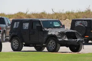 Jeep Wrangler MY 2018 foto spia 29 luglio 2018 - 5