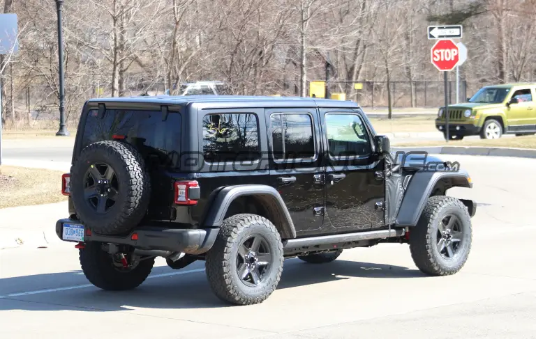 Jeep Wrangler PHEV - Foto spia 20-03-2019 - 10