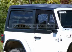 Jeep Wrangler Rubicon con mezze porte - Foto spia 15-10-2020 - 1