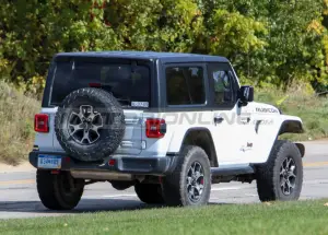 Jeep Wrangler Rubicon con mezze porte - Foto spia 15-10-2020 - 7