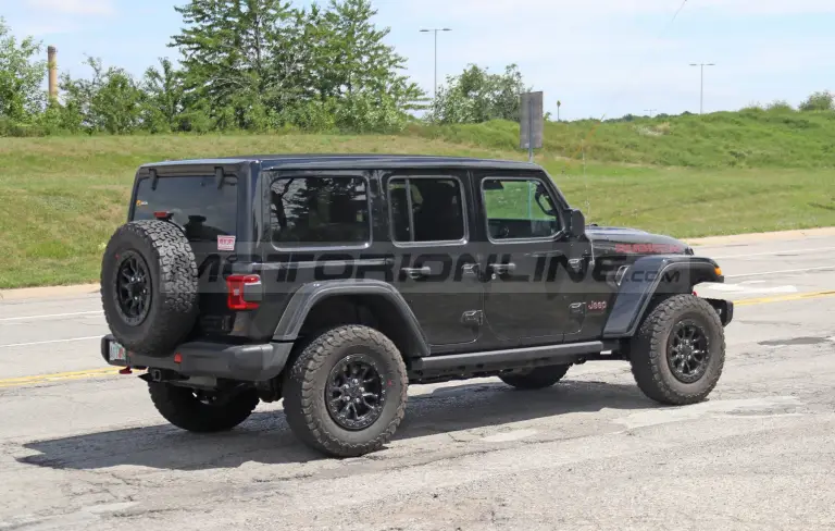 Jeep Wrangler V8 - Foto spia 22-07-2020 - 7