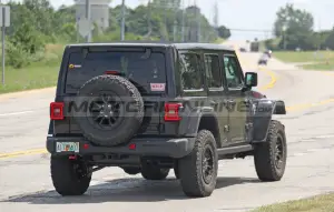 Jeep Wrangler V8 - Foto spia 22-07-2020