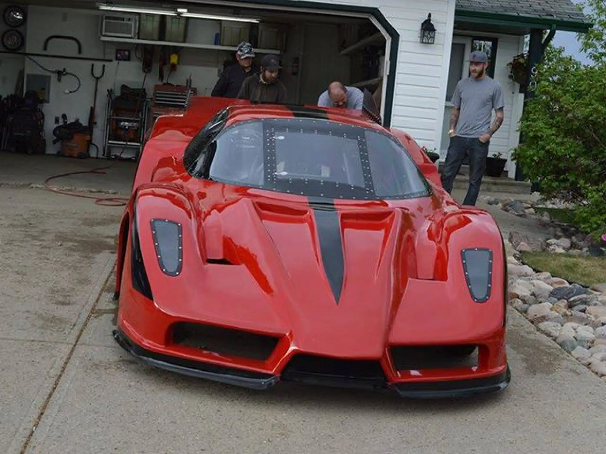 Jet car ispirata alla Ferrari Enzo - 1