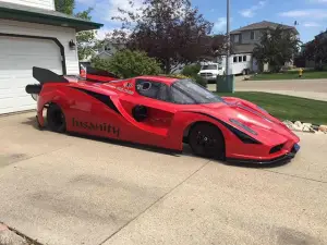 Jet car ispirata alla Ferrari Enzo