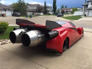 Jet car ispirata alla Ferrari Enzo