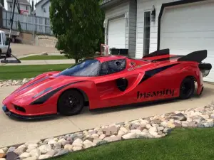 Jet car ispirata alla Ferrari Enzo