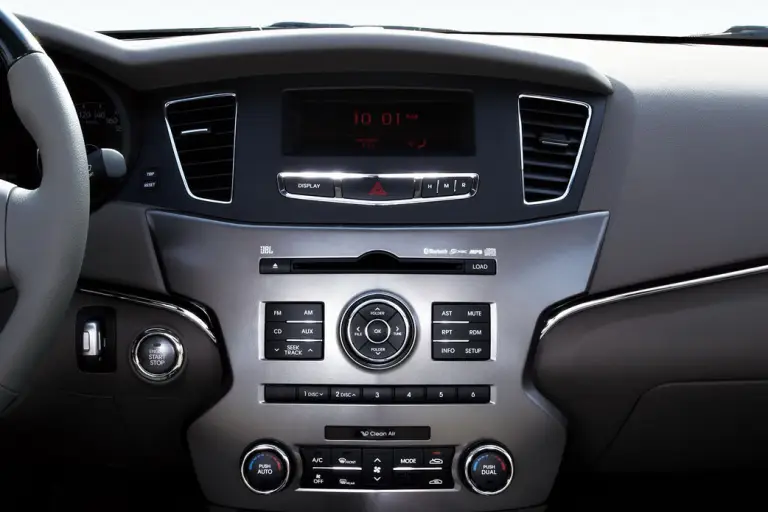 Kia Cadenza 2011 - 17