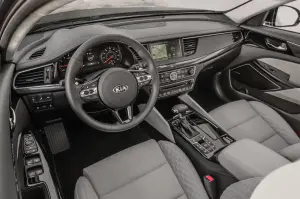 Kia Cadenza 2017